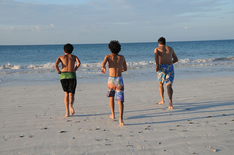 men, boys, mar, beach, sunset, sol, beira mar, sky, horizon HD wallpaper