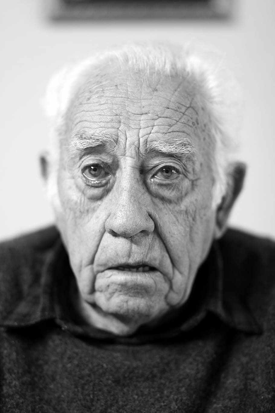 man wearing sweatr, face, portrait, elder, old, wrinkles, senior Adult HD wallpaper