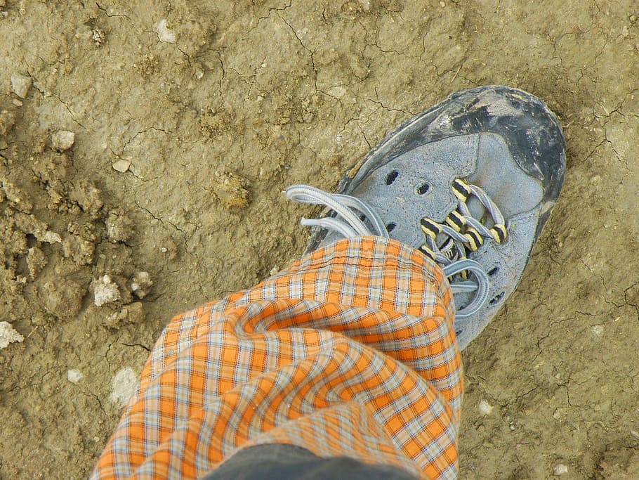 shoe, path, clay, track, low section, human body part, personal perspective HD wallpaper