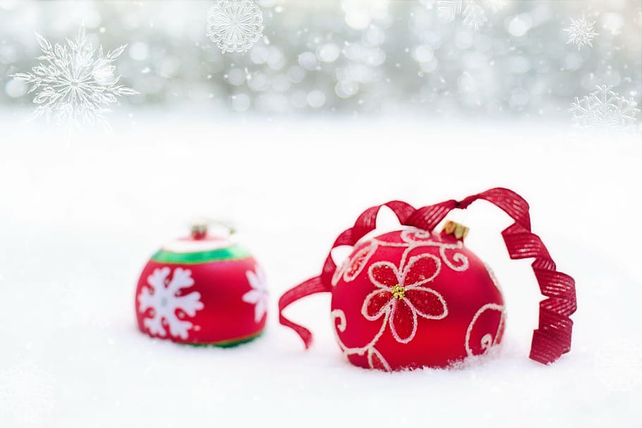 red and white floral christmas bauble, christmas ornaments, bulbs, HD wallpaper