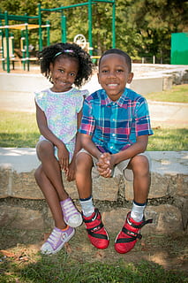 boy and girl sitting next to each other, Kids, Students, School HD wallpaper