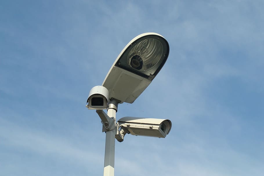 pan-tilt-and-zoom lamp post at daytime, monitoring, camera, replacement lamp