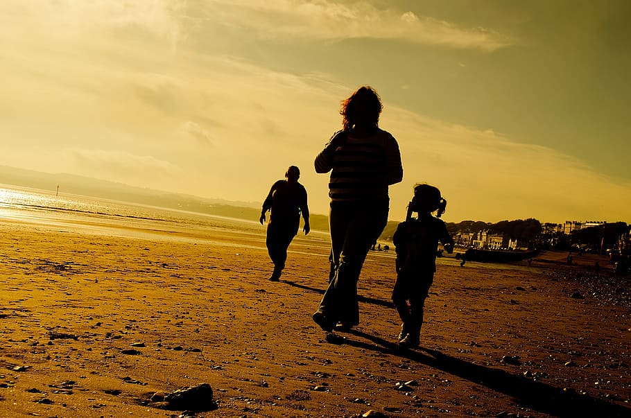 sunset, beach, people, relaxation, yellow, red, sand, dom, direction HD wallpaper