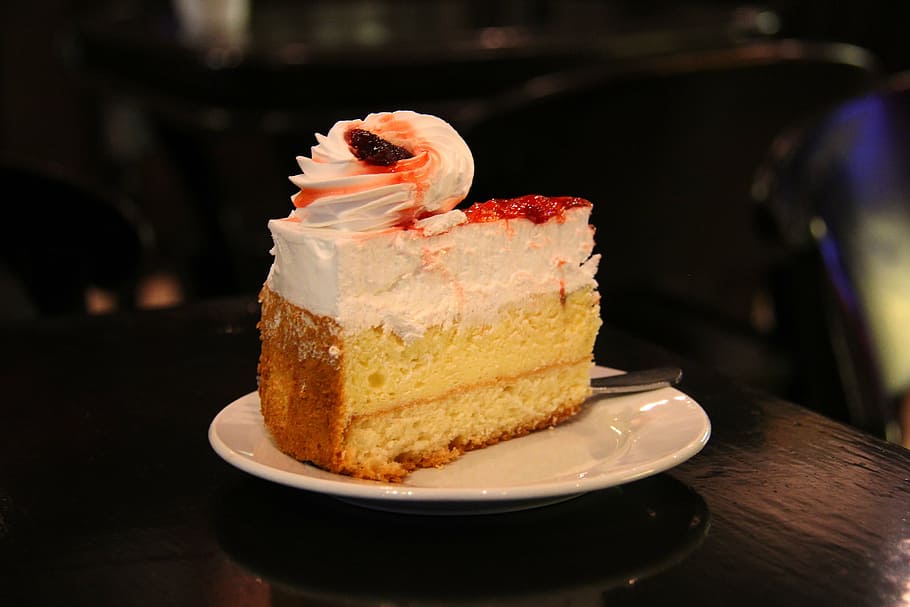 sliced cake on round ceramic plate, cheese cake, coffee, tea HD wallpaper