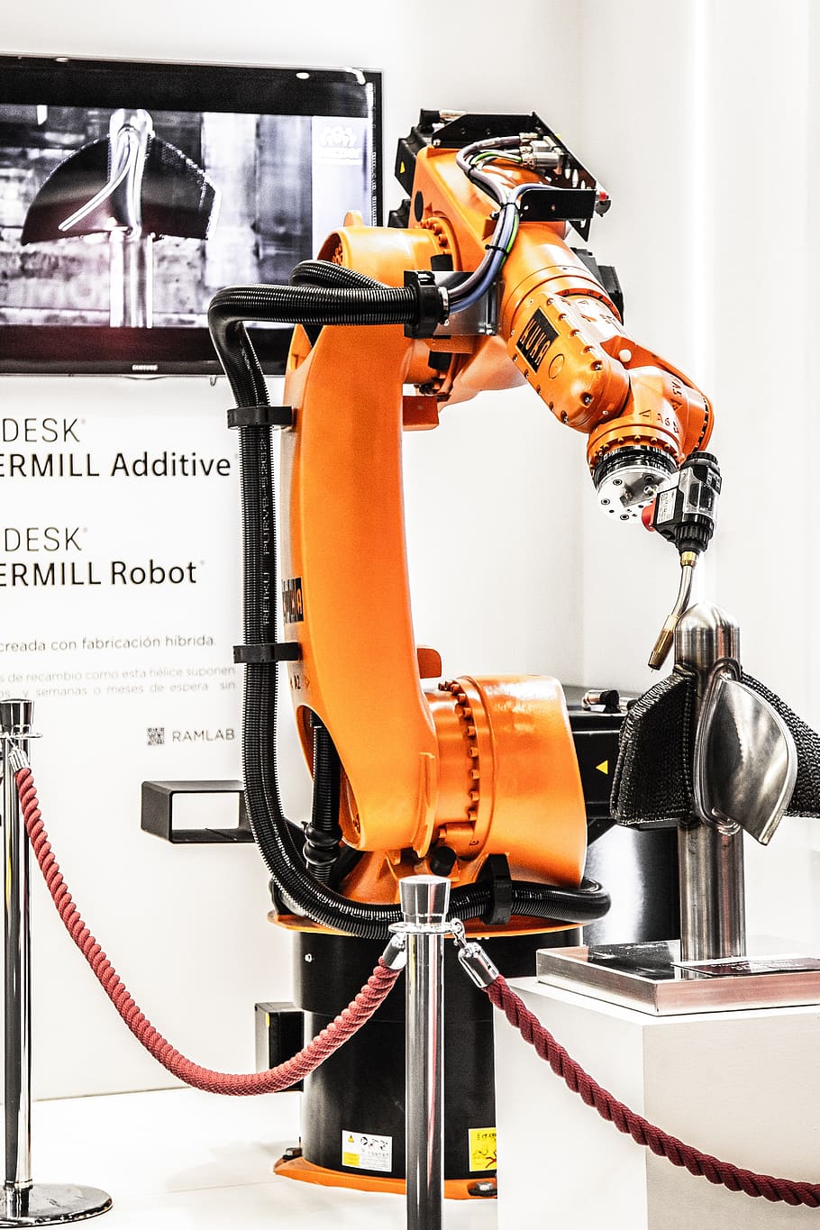 stand, robot, 3d, congress, indoors, industry, technology, close-up HD wallpaper