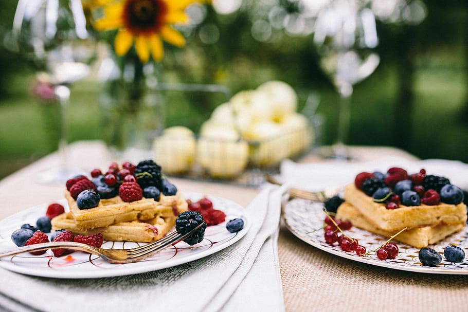 Healthy lunch in the garden, summer, flower, flowers, table, relax, HD wallpaper