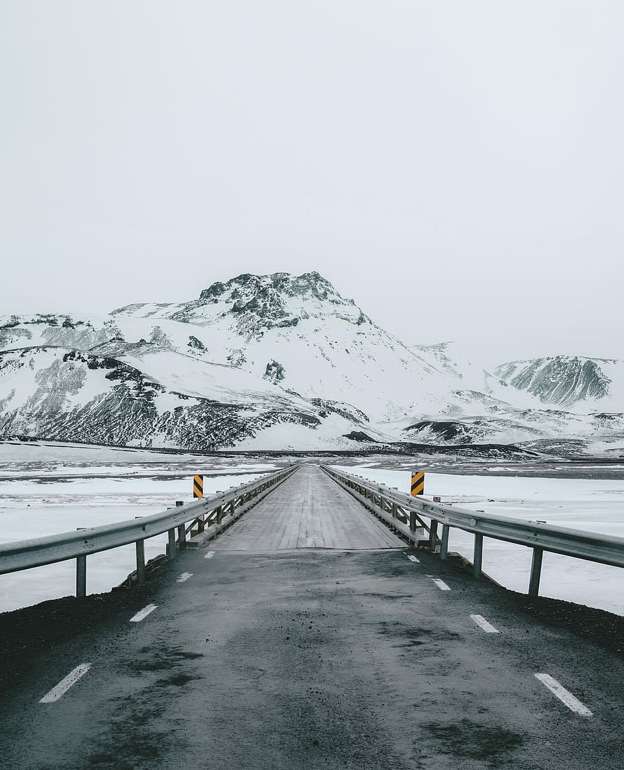photo of gray and white highway, architectural photography of gray steel bridge HD wallpaper