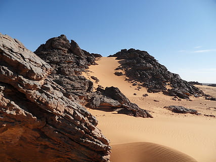black rock formation on sandy area, libya, desert, expedition HD wallpaper