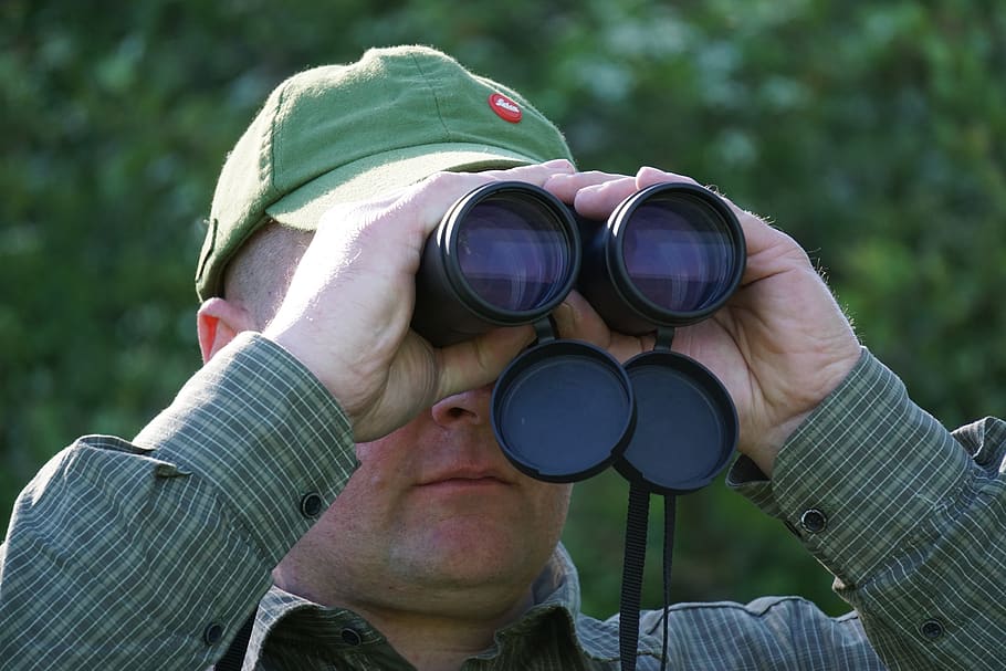 hunter, binoculars, optics, distant view, headshot, portrait HD wallpaper