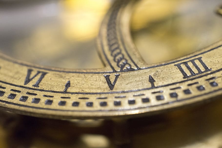 close up photography of brown metal surface, Compass, Five HD wallpaper