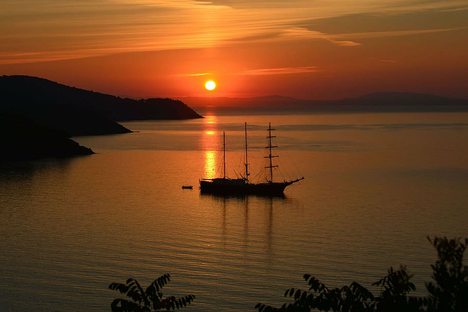 aerial photo of ship on sea during sunsey, sunset, landscape HD wallpaper