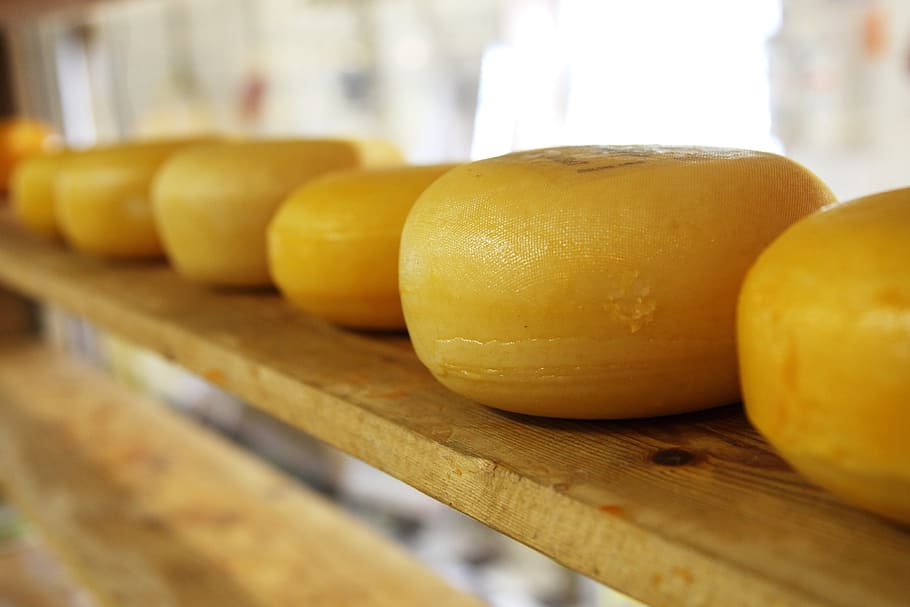 close-up photography of bread, cheese, circle, circular, dairy HD wallpaper
