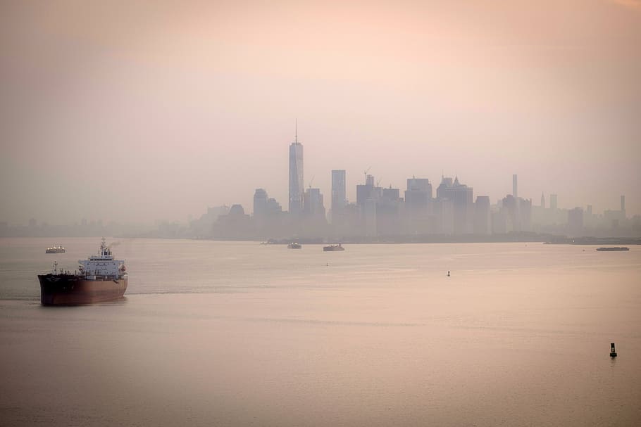 boat in body of water, new york, harbor, nyc, manhattan, sea