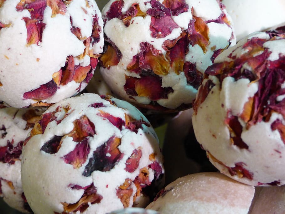 close up image of table deors, balls, bath, cosmetics, natural HD wallpaper