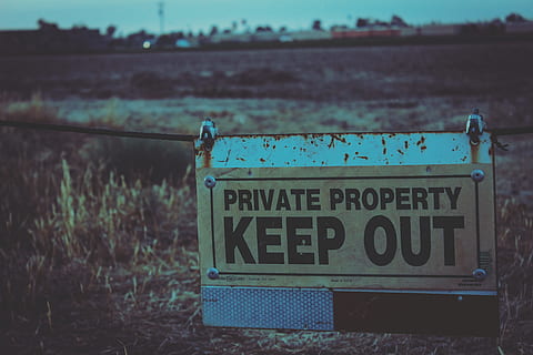 Private Property Keep Out Signboard, blur, field, grass, hanging HD wallpaper