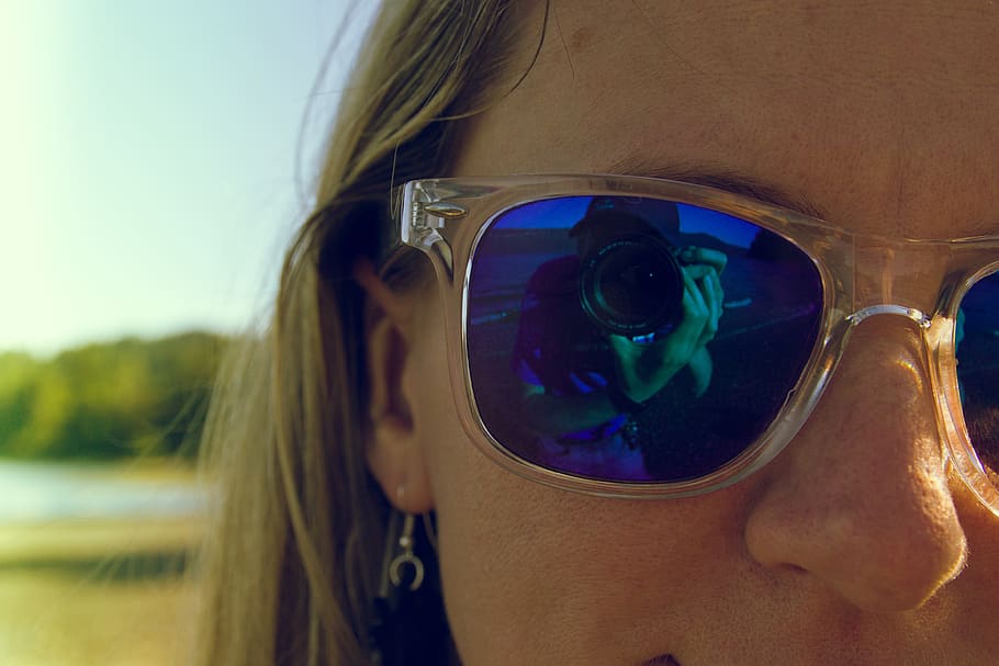 glasses, reflection, camera, ocean, blue, face, beautiful, earring HD wallpaper