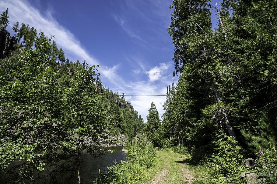 Landscape of the Eagle Canyon Floor with Bridge in the Distance in Ontario HD wallpaper