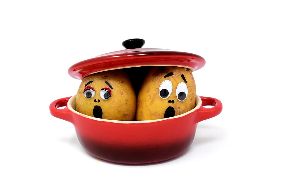 round red-and-white ceramic cookware screenshot, fear, horror HD wallpaper