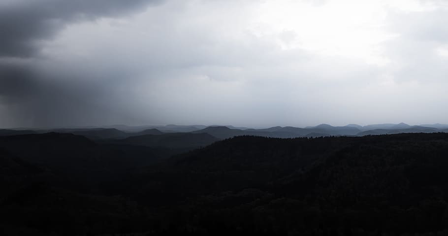 silhouette of mountain under white clouds, silhouette of mountains under white clouds at daytime HD wallpaper