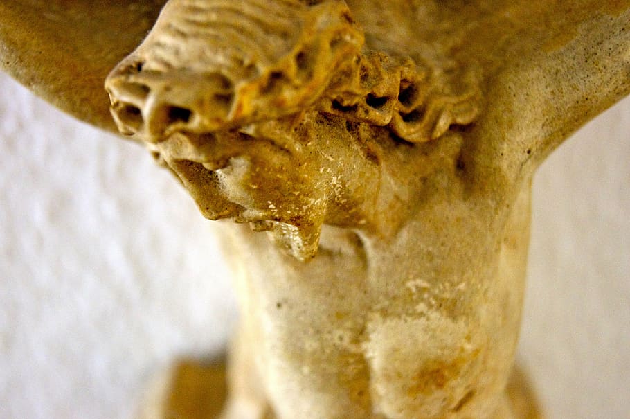 closeup photo of crucifix, stone, jesus, cross, old, weathered HD wallpaper