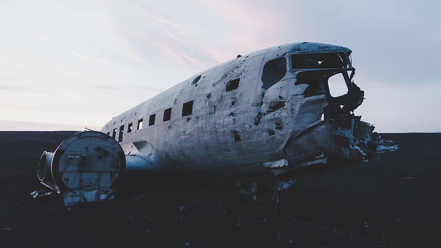 airplane, old, wreck, damage, broken, trash, sky, clouds, dark HD wallpaper