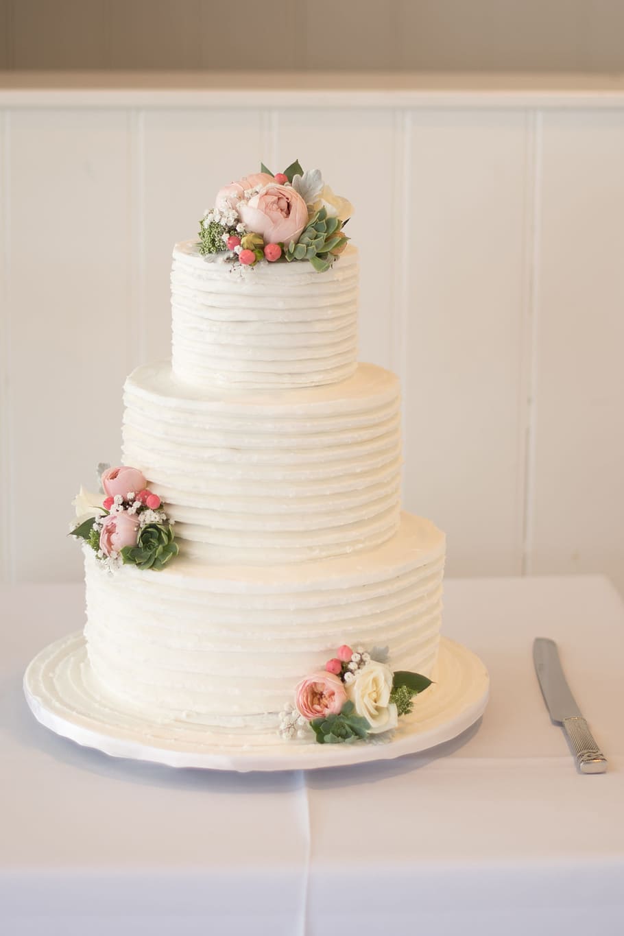 three tier floral cake near cake slicer, wedding, wedding cake, HD wallpaper