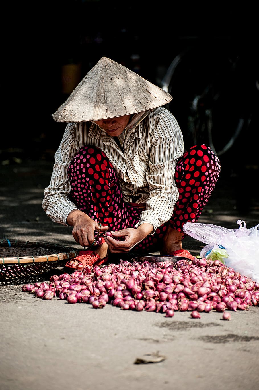 person wearing gray headgear, people, market, india, asia, one Person HD wallpaper
