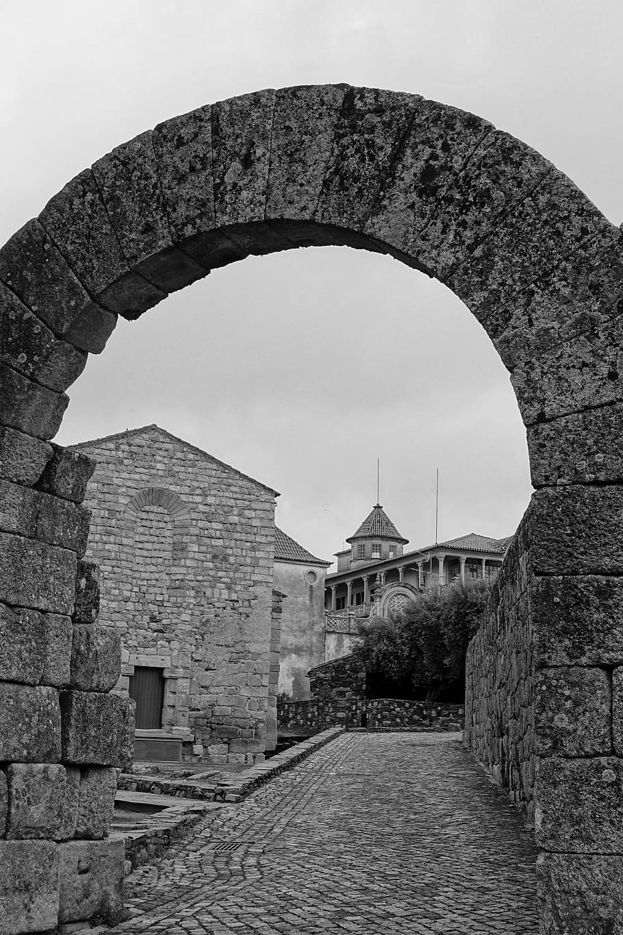 arch, stone, path, church, urban, cobblestones, architecture HD wallpaper
