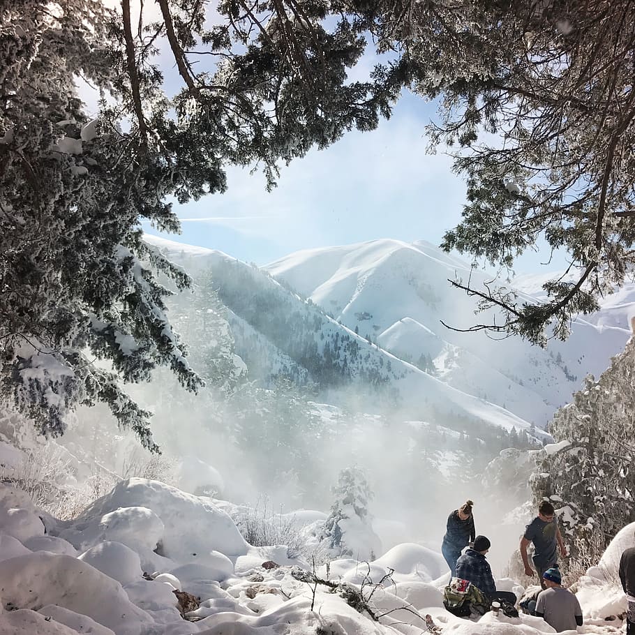 Hidden Mist, people on show covered mountain during daytime, winter HD wallpaper