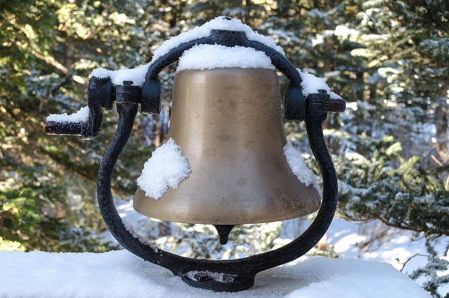 bell-snow-winter.jpg