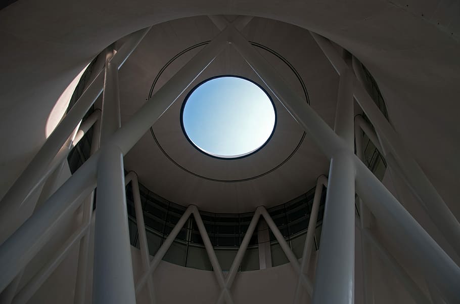 white concrete dome interior, low-angle photography of white building interior HD wallpaper