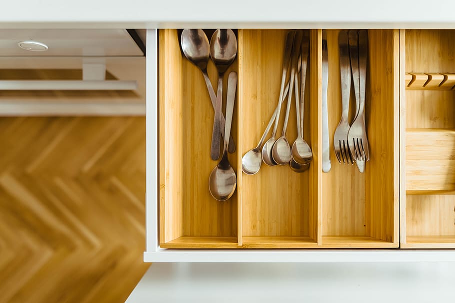 silver utensils in drawer, flatware in wooden flatware tray, Kitchen HD wallpaper