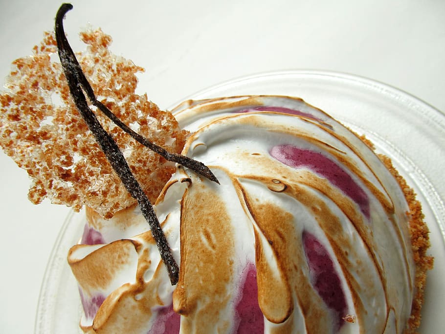 brown and white dessert, cassis, vanilla, cake, fruit, sugar HD wallpaper