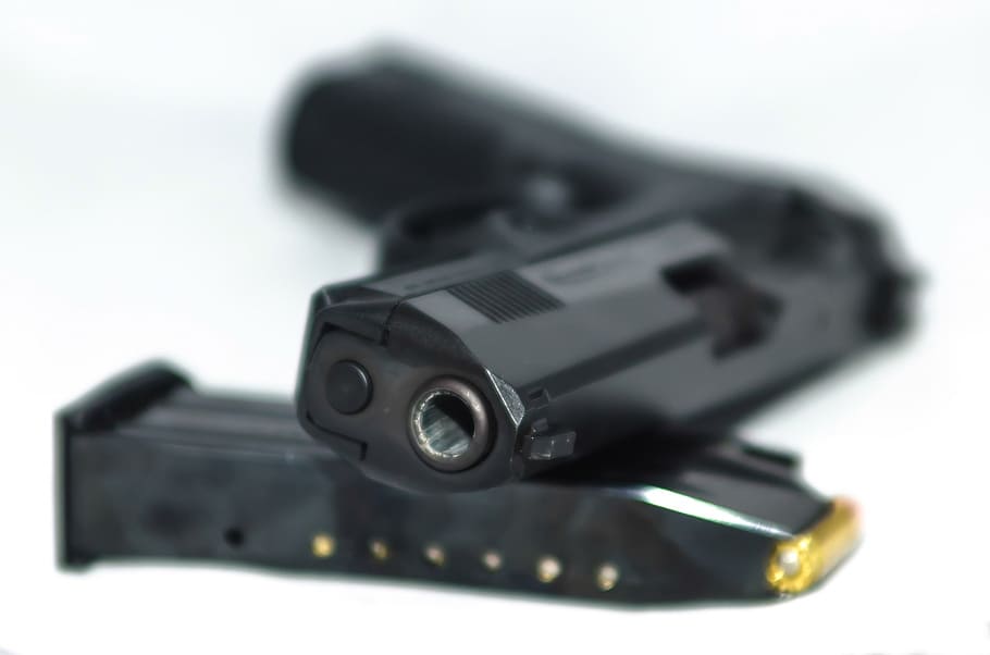 close up photography of black semi-automatic pistol and mag HD wallpaper