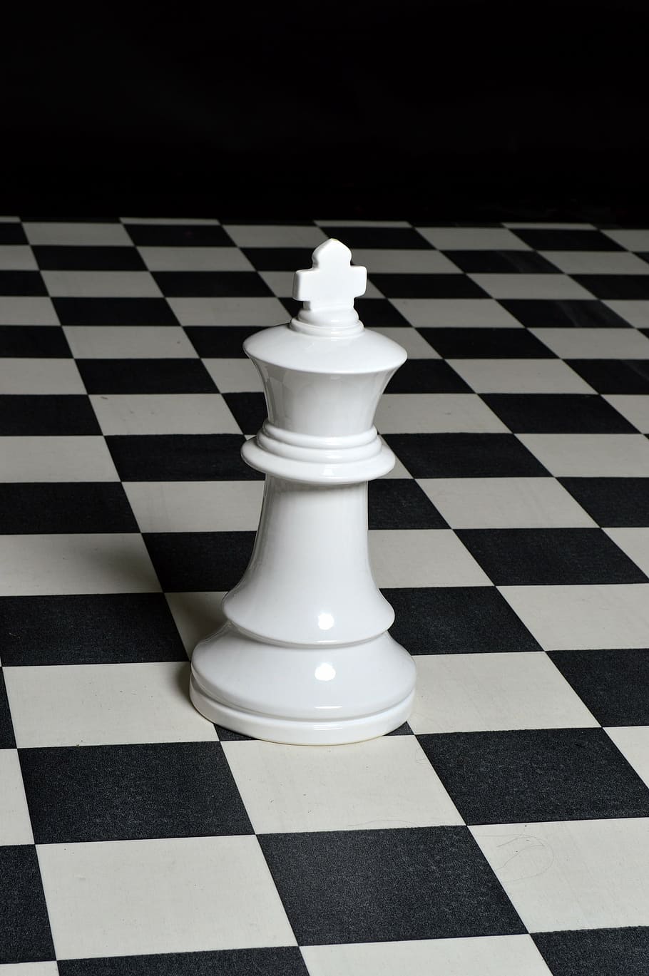 chess piece, strategy, board, king, game, board game, leisure games HD wallpaper