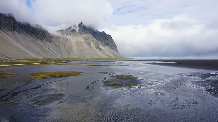 body of water near mountain, beach, cliff, mud, iceland, nature HD wallpaper