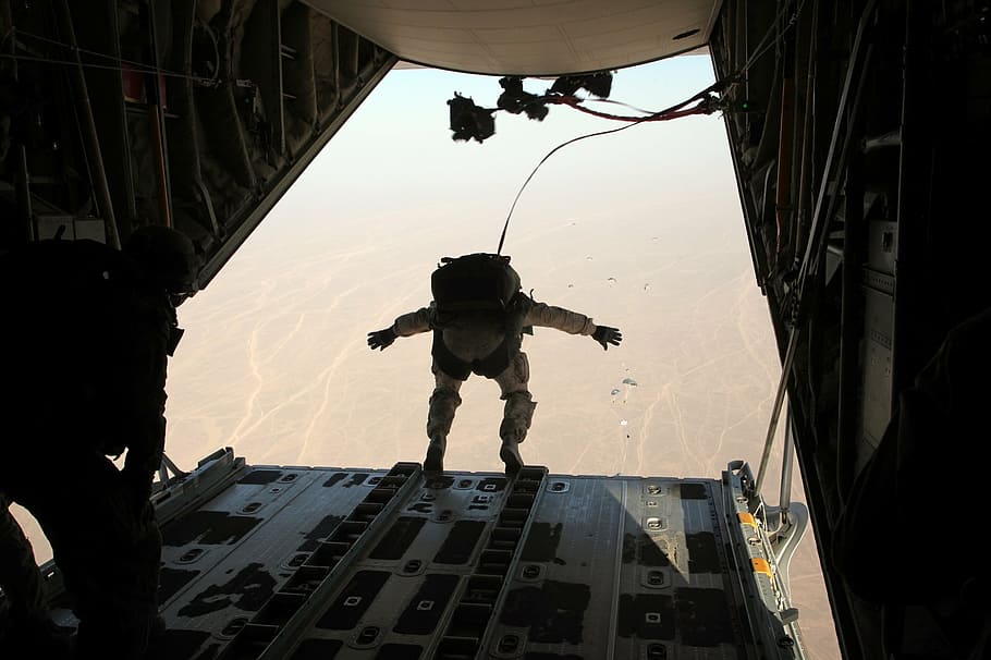 person about to skydive at daytime, skydiver, parachuting, fall HD wallpaper