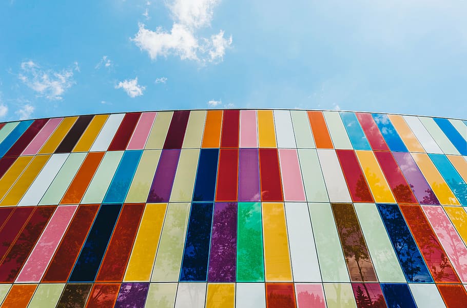 multicolored building during daytime, architecture, infrastructure HD wallpaper