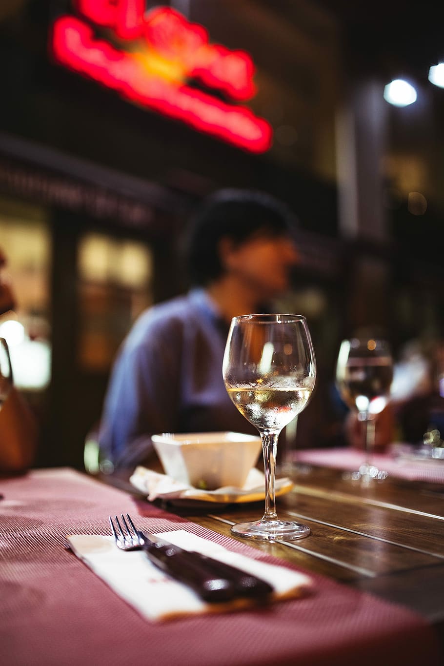 Friends at a restaurant drinking wine, evening, fun, happy, women HD wallpaper