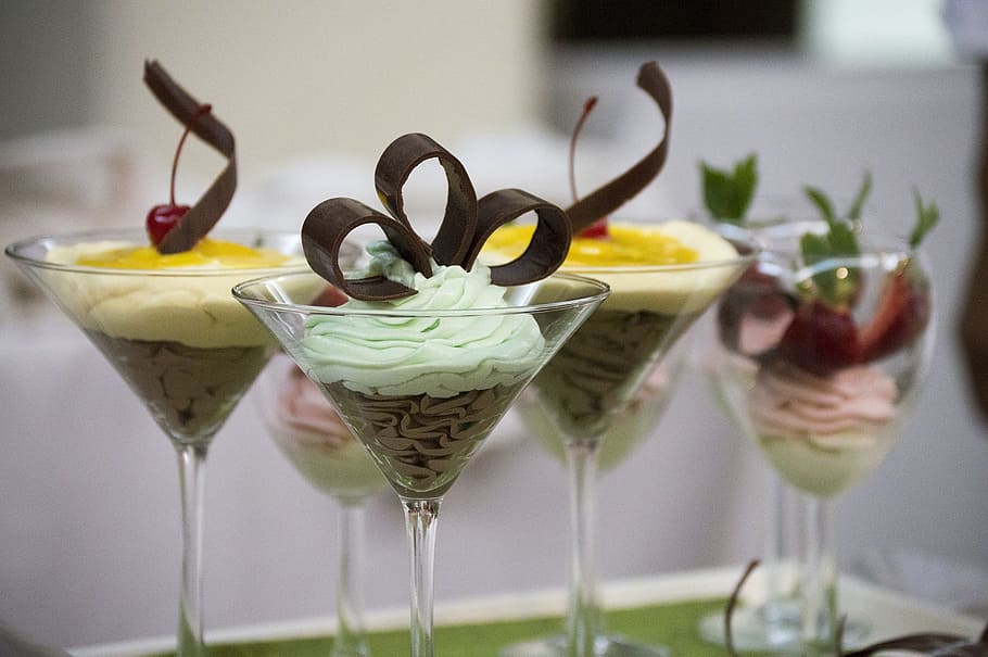 Mousse, Chocolate, Strawberries, Mango, dessert, deli, sweet HD wallpaper