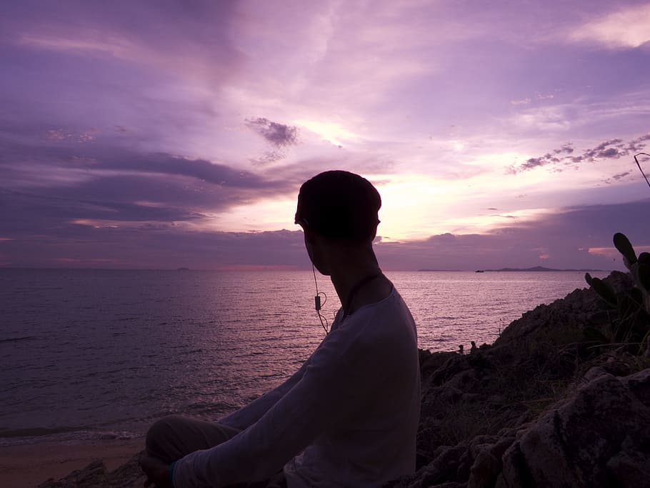 Person Wearing White Long Sleeve, beach, dawn, dusk, evening HD wallpaper