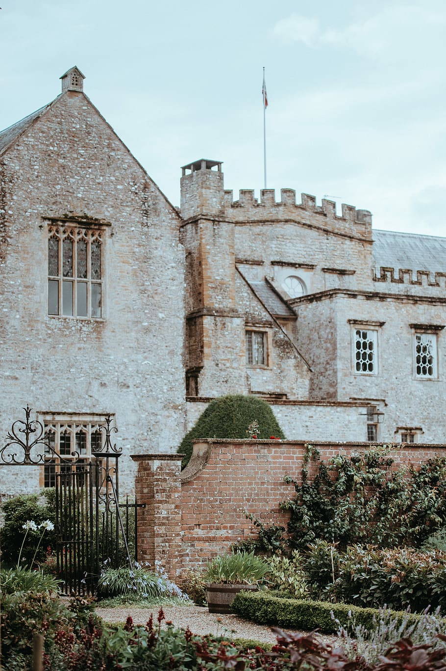 Forde Abbey, brown and white castle, church, flag, wall, gate HD wallpaper