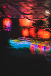 red and blue light reflection on water, water photography, wallpaper HD wallpaper