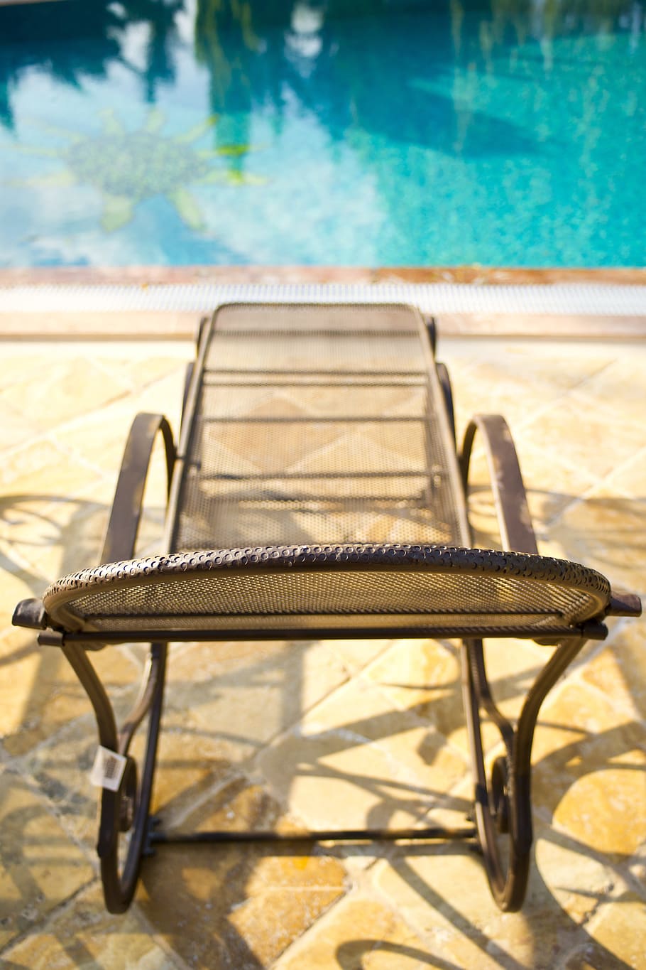 Sunbeds, Pool, Swim, Relax, Luxury, hotel, summer, sunbathing HD wallpaper