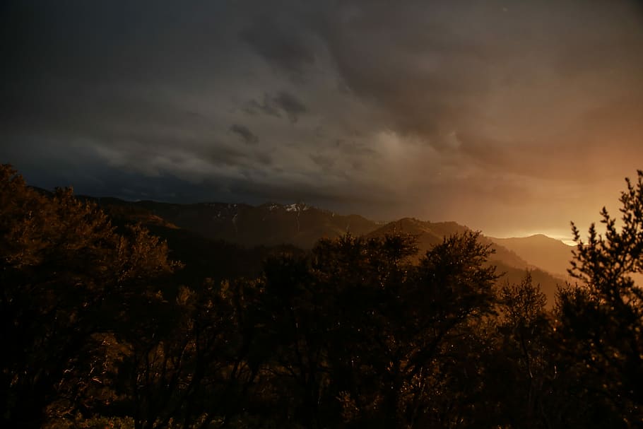 tree with mountain under cloudy skies, mountain range under cloudy sky HD wallpaper