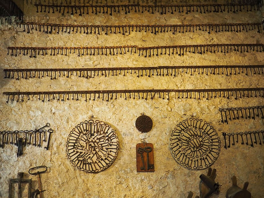 black wall decor lot, assorted wall decors, keys, collection HD wallpaper