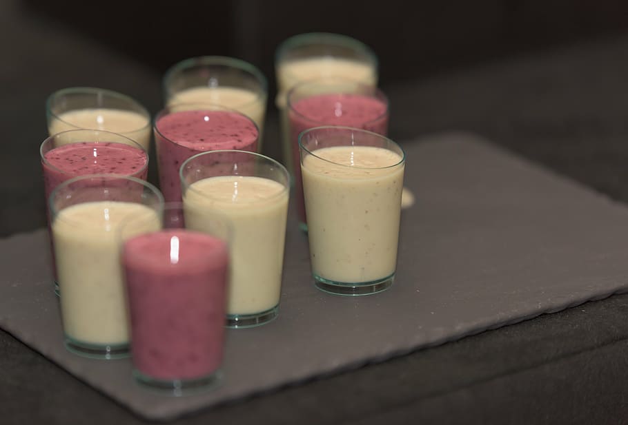 pink-and-white glasses, smoothie, fruit, juice, cup, tray, off white HD wallpaper