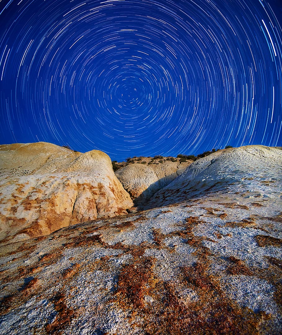 gray and brown mountain formation, kirlian photography, sky, star HD wallpaper