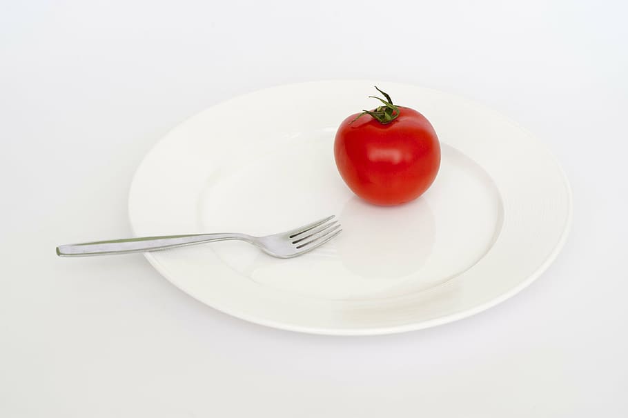 tomato on plate and fork, red, diet, fat, health, weight, healthy HD wallpaper