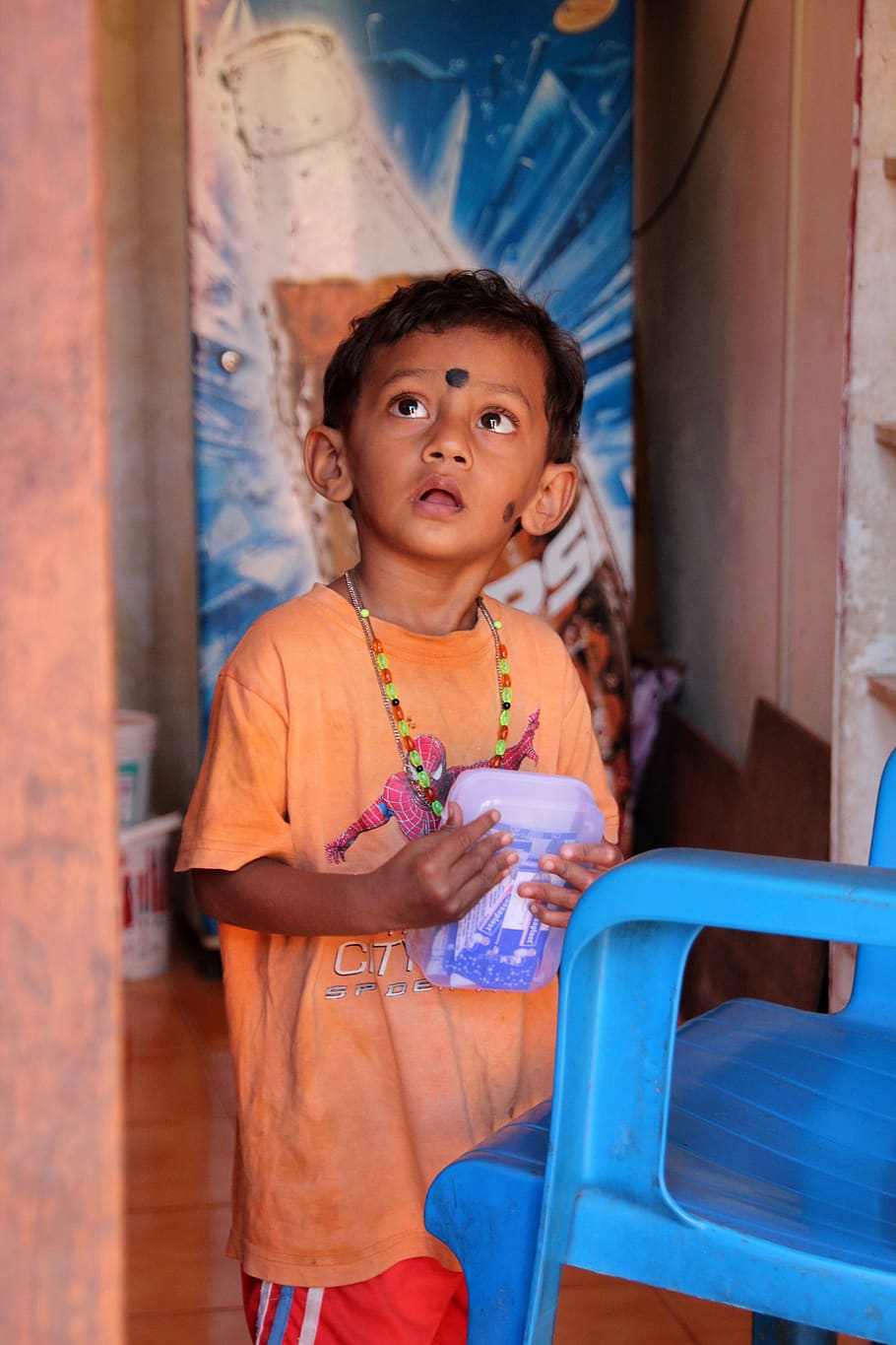 child, boy, india, curiosity, real people, one person, looking at camera HD wallpaper